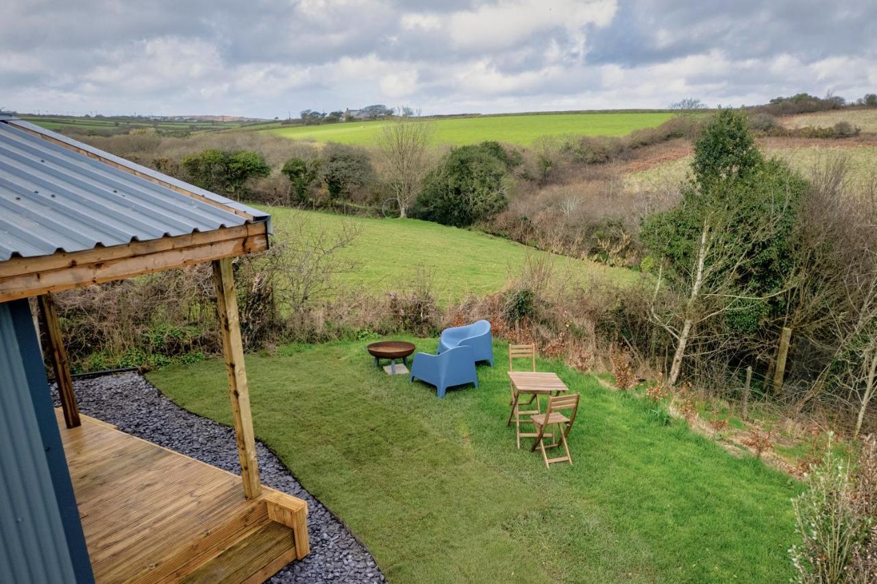 Luxury Glamping Cabin With Outdoor Bath On Cornish Flower Farm Truro Exterior photo