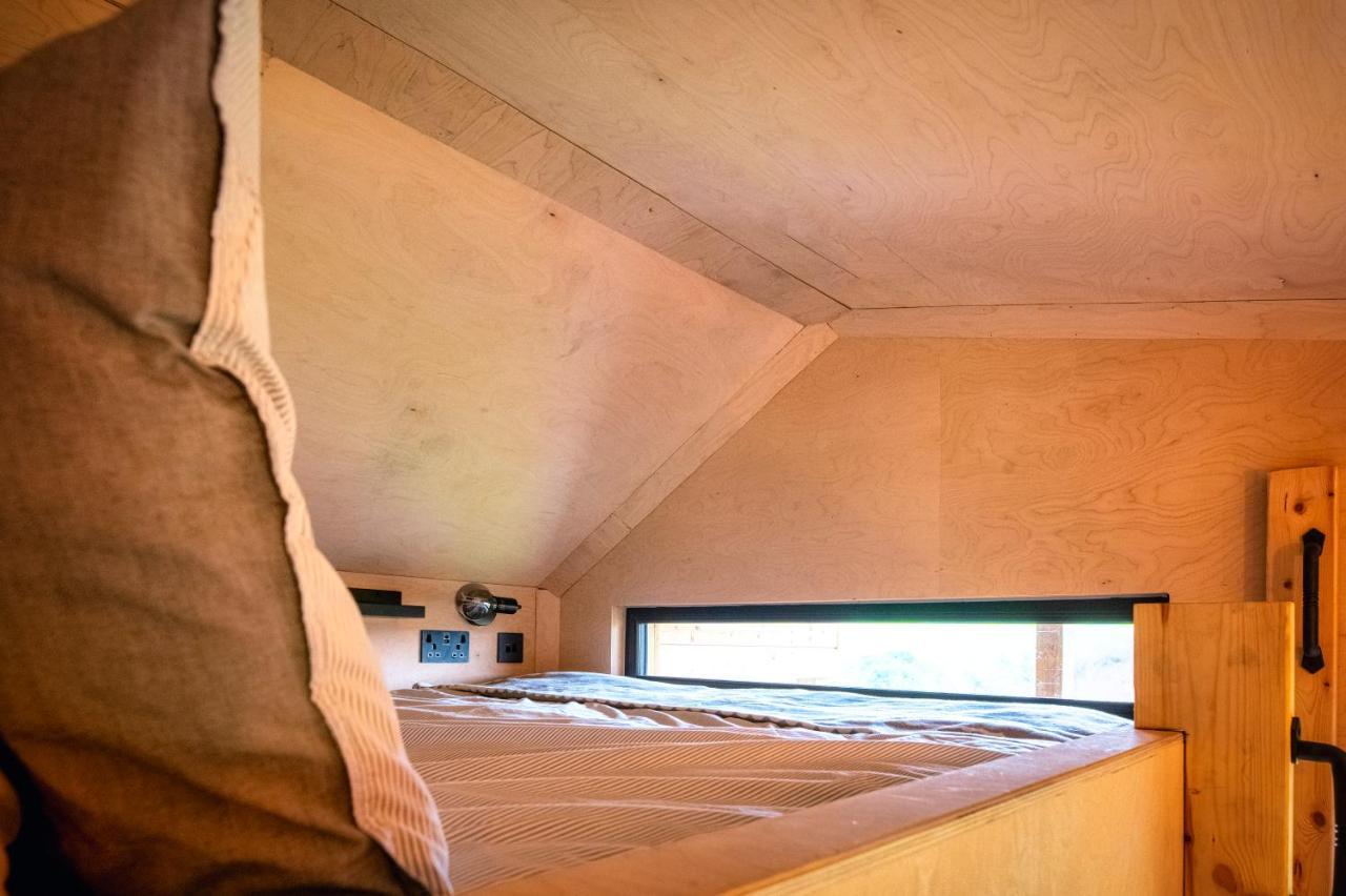 Luxury Glamping Cabin With Outdoor Bath On Cornish Flower Farm Truro Exterior photo