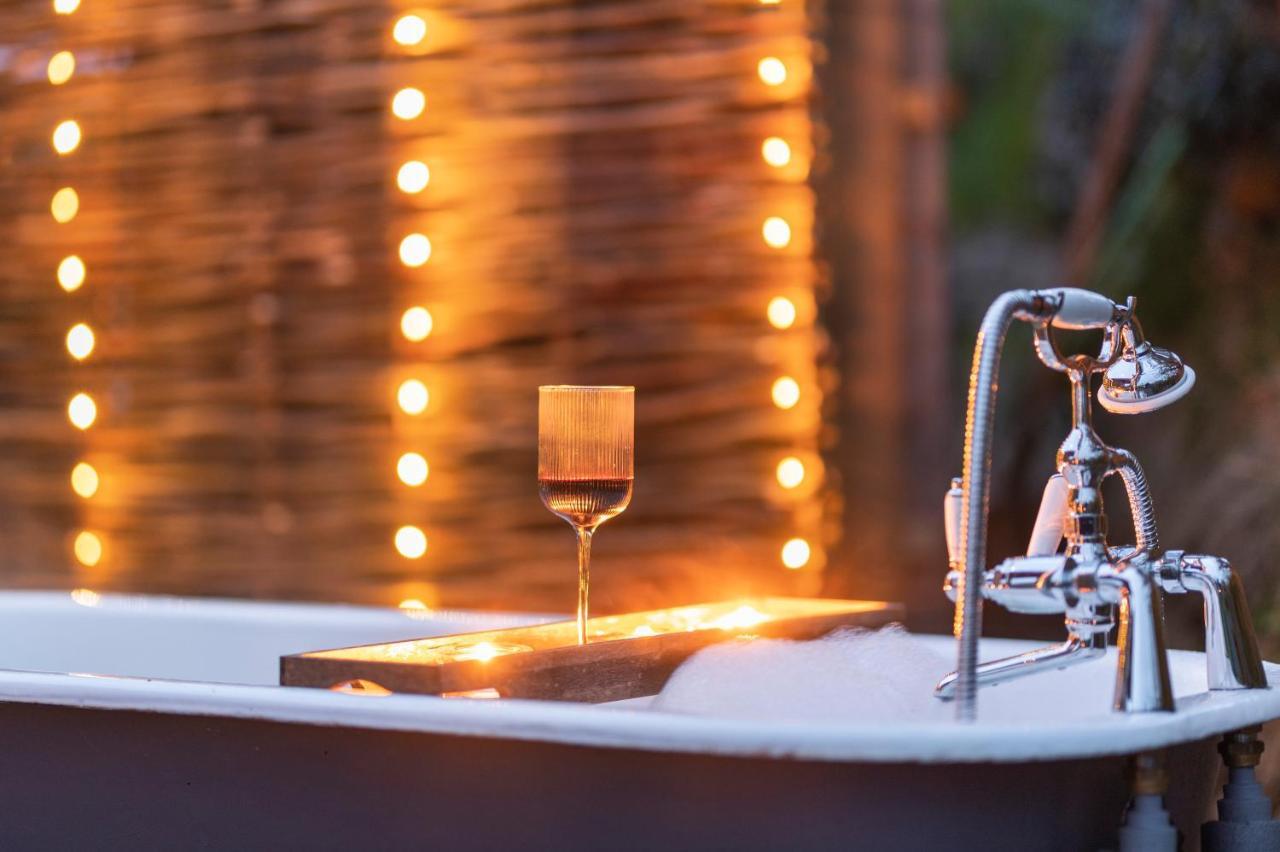 Luxury Glamping Cabin With Outdoor Bath On Cornish Flower Farm Truro Exterior photo
