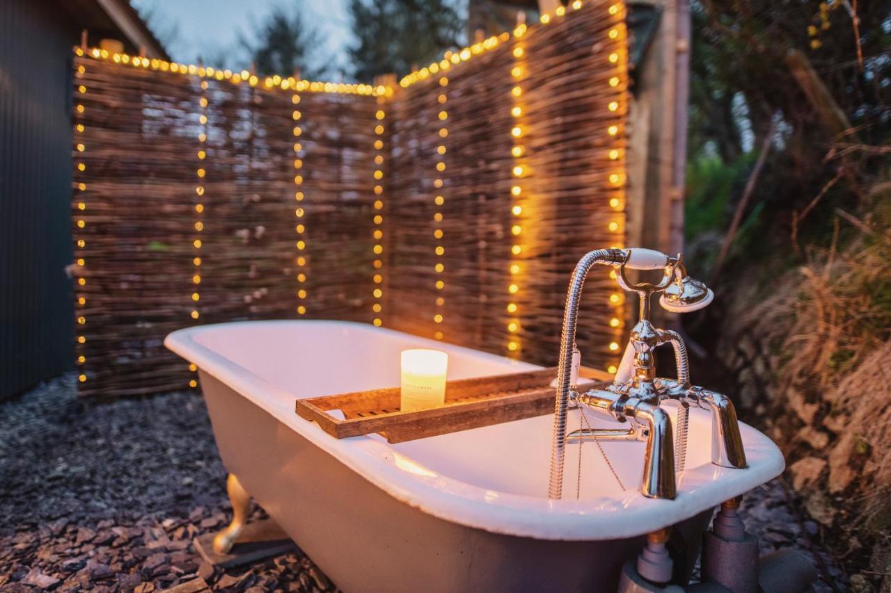 Luxury Glamping Cabin With Outdoor Bath On Cornish Flower Farm Truro Exterior photo