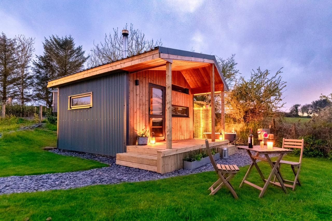 Luxury Glamping Cabin With Outdoor Bath On Cornish Flower Farm Truro Exterior photo