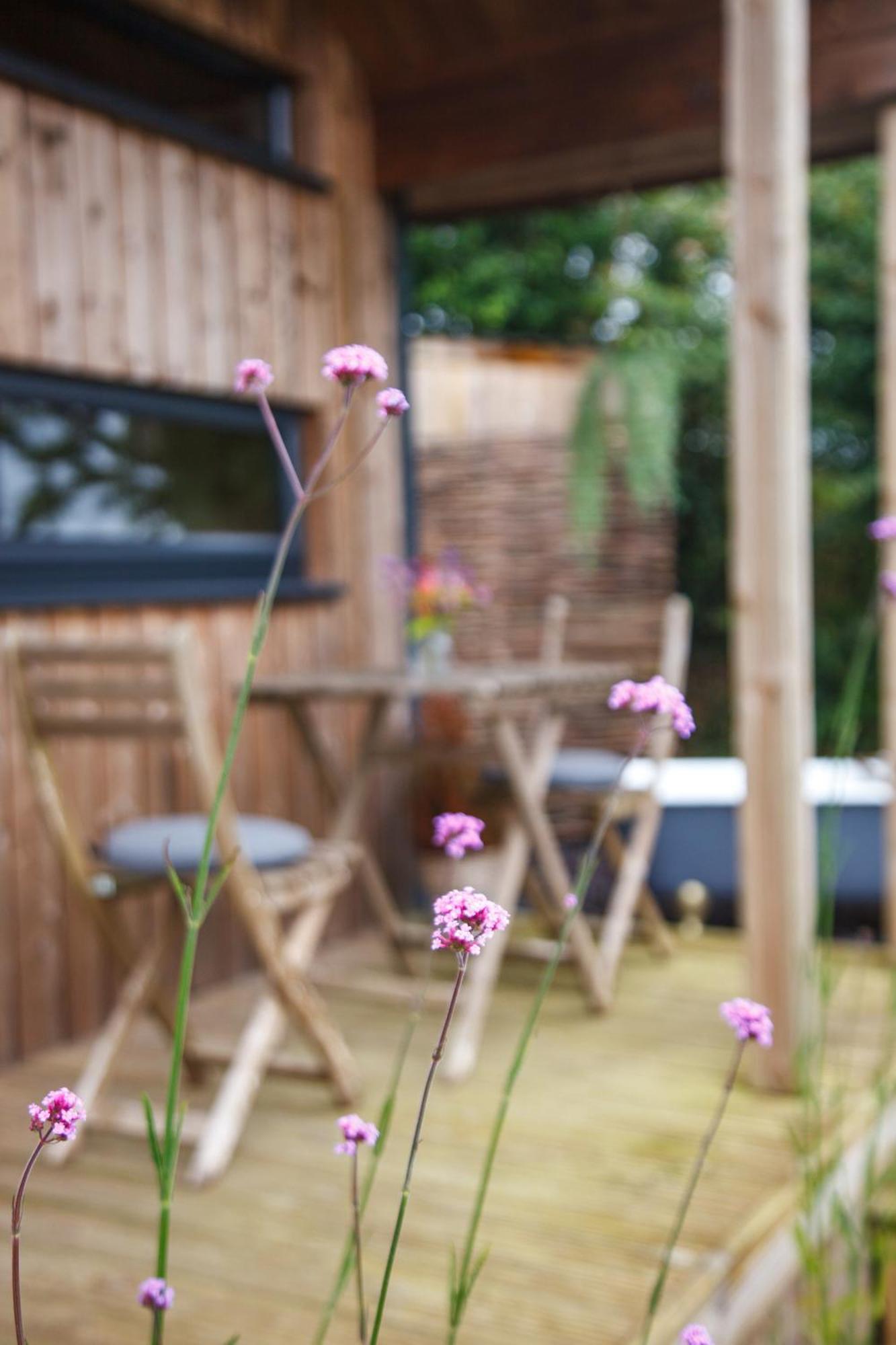 Luxury Glamping Cabin With Outdoor Bath On Cornish Flower Farm Truro Exterior photo