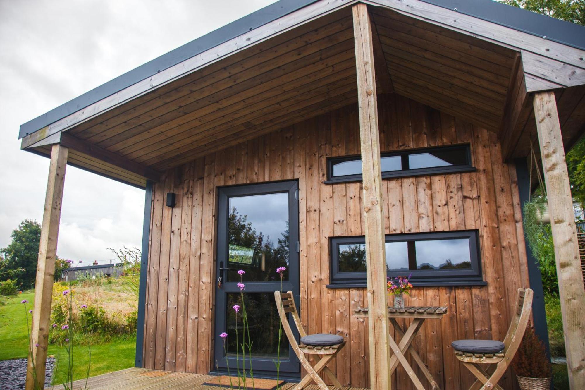 Luxury Glamping Cabin With Outdoor Bath On Cornish Flower Farm Truro Exterior photo