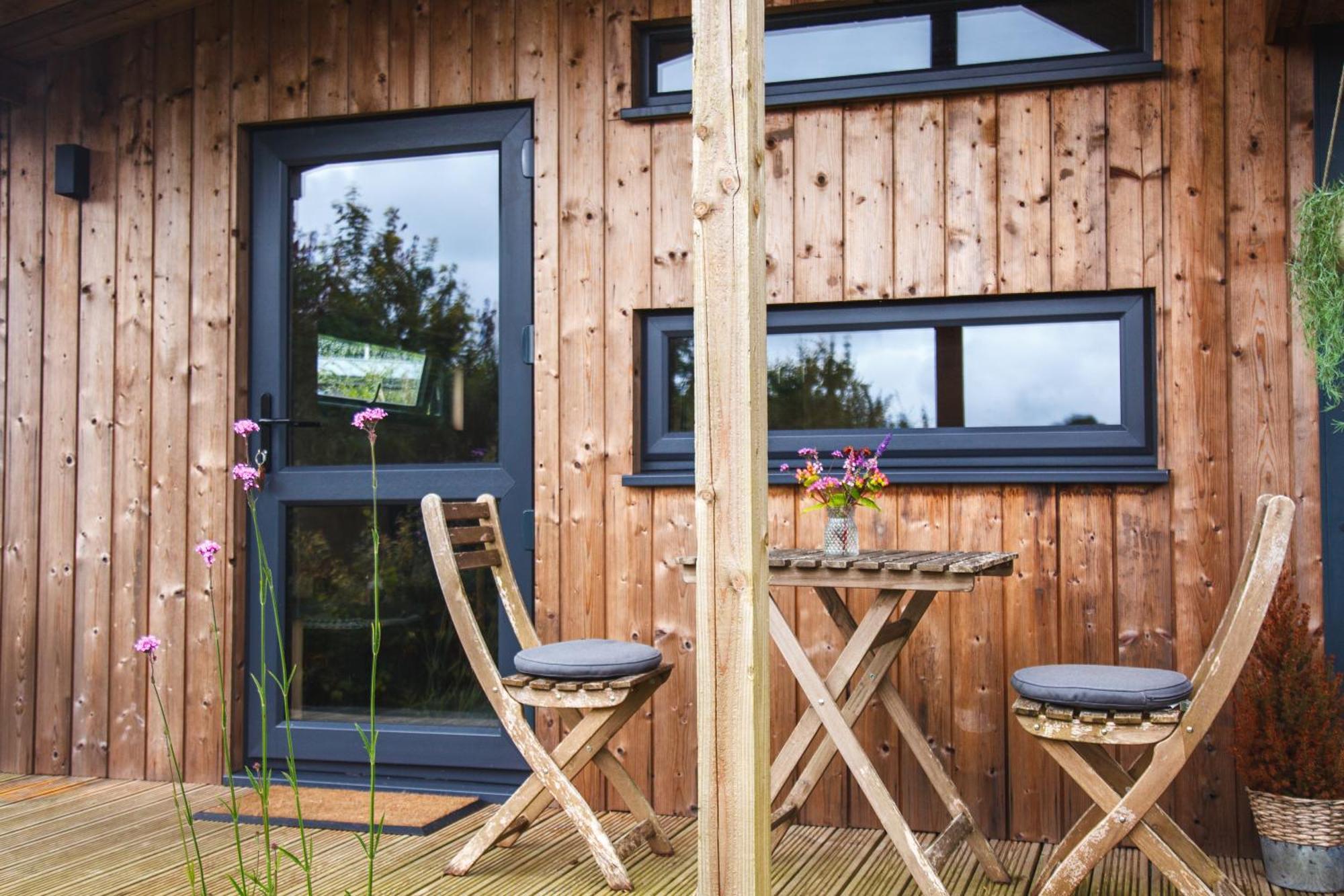 Luxury Glamping Cabin With Outdoor Bath On Cornish Flower Farm Truro Exterior photo