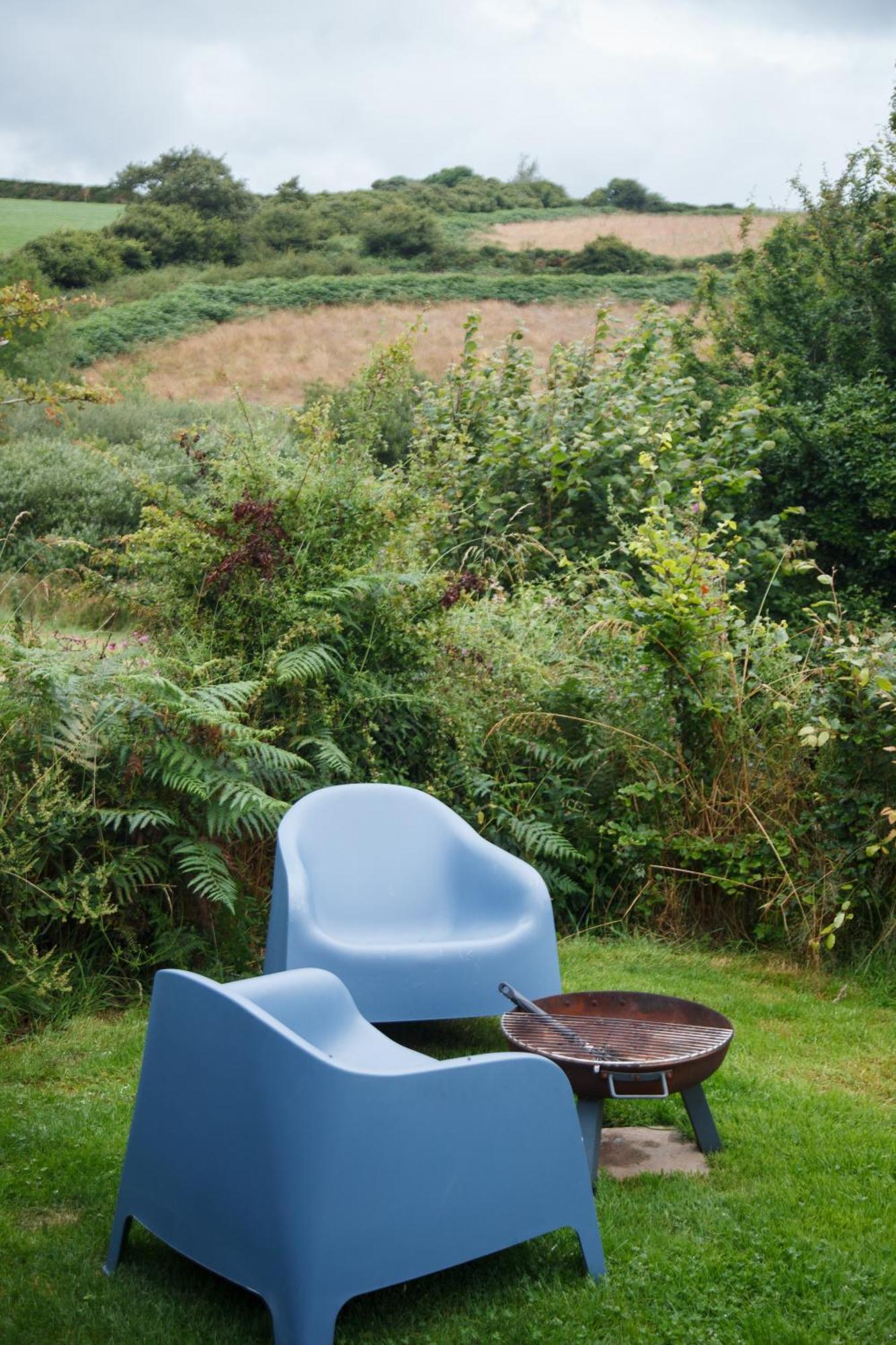 Luxury Glamping Cabin With Outdoor Bath On Cornish Flower Farm Truro Exterior photo