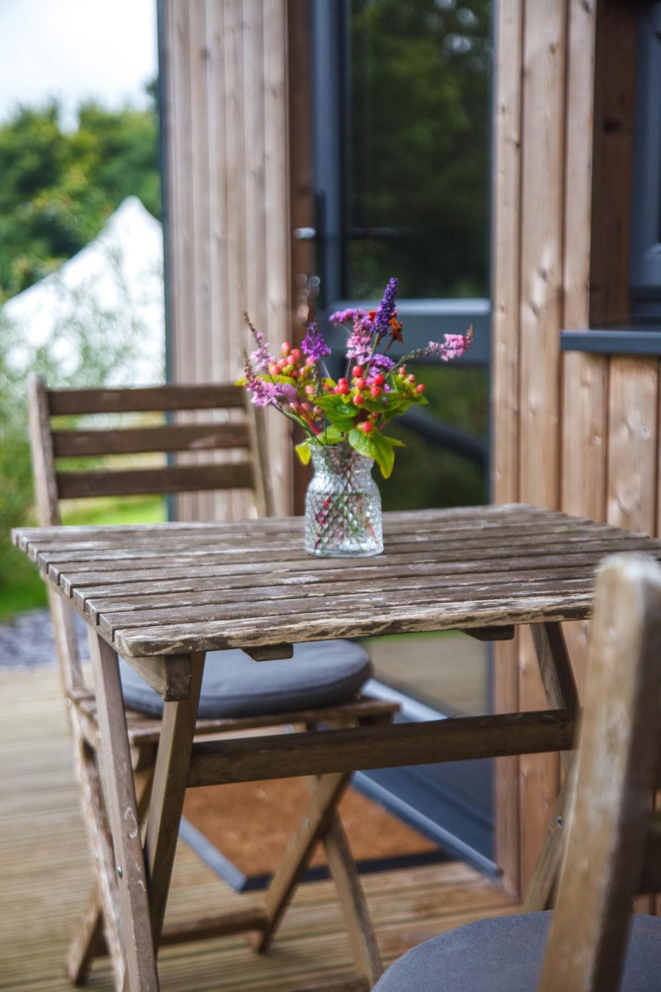 Luxury Glamping Cabin With Outdoor Bath On Cornish Flower Farm Truro Exterior photo